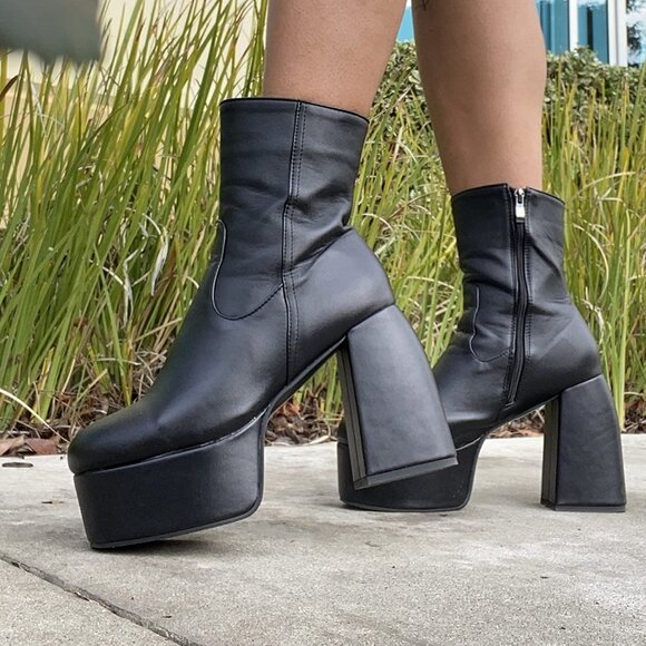 🆕Women A Black Pu Leather Chunky High Heel Square Toe Side Zipper Stretch Boots - Picture 1 of 8